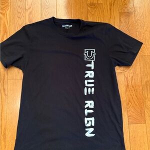 True Religion Men's black T-Shirt.